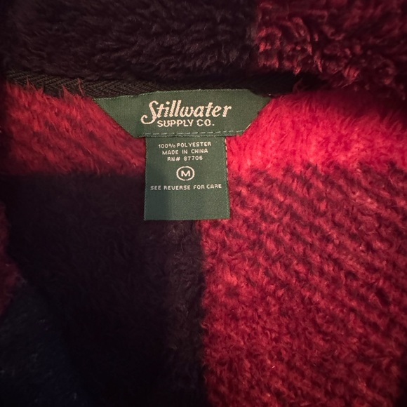 Stillwater supply co. Plaid Fleece Vest in Red and Black womens medium - Picture 2 of 12